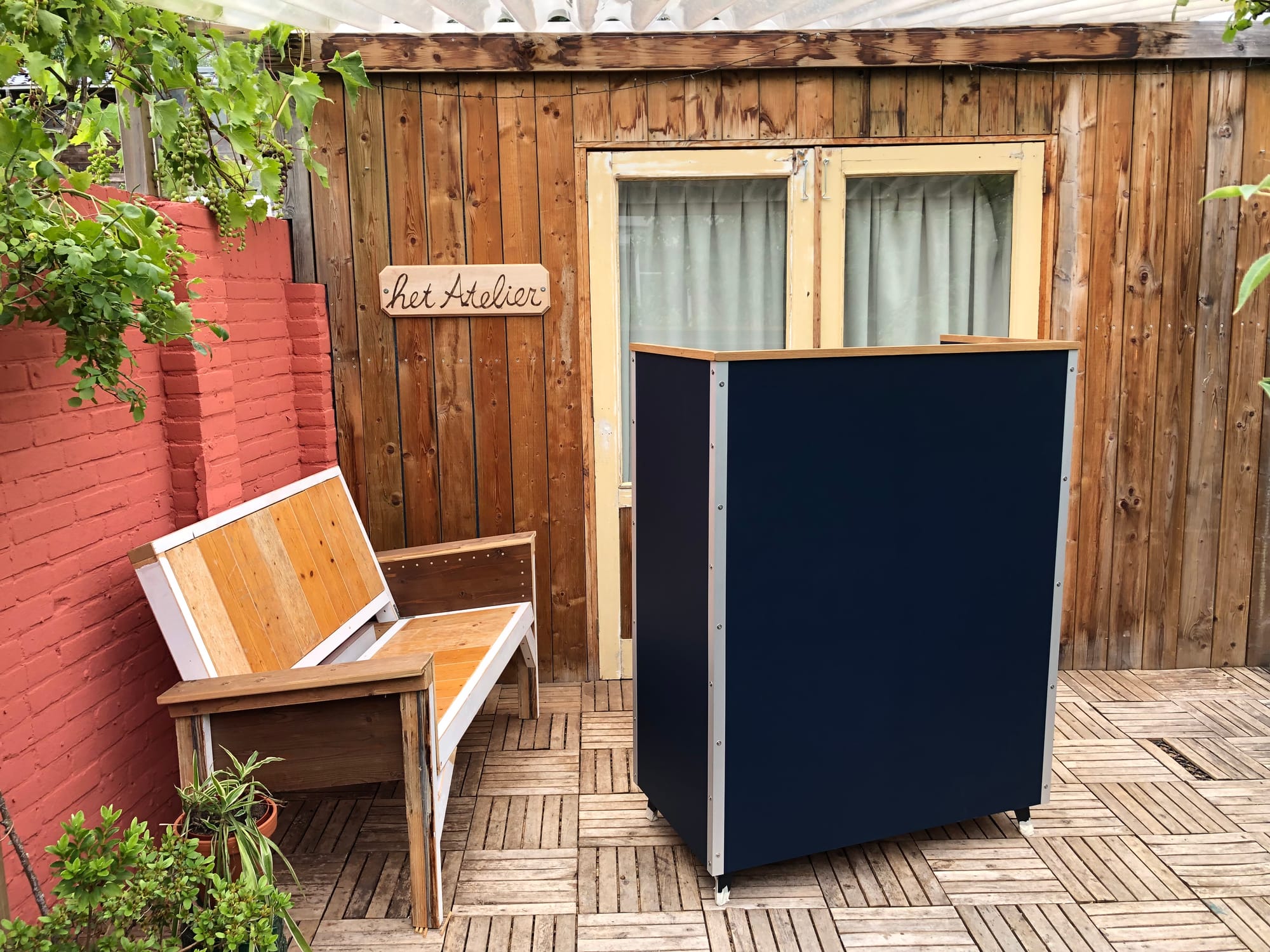 Debrasseerkast en opslagkast